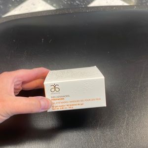 Arbonne eyepads